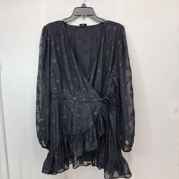 Torrid Size 1X Lurex Star Surplice Ruffle Hem Top Black Plus Size Blouse U - Picture 3 of 11